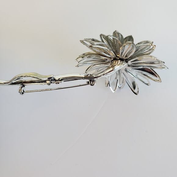 Silver 3-D Daisy Brooch with Cubic Zirconia Center - Picture 7 of 11
